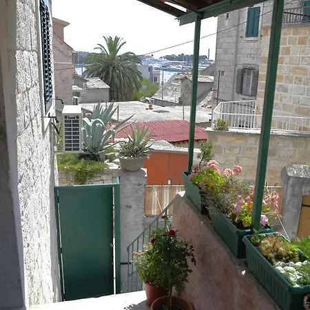Pina Apartment *