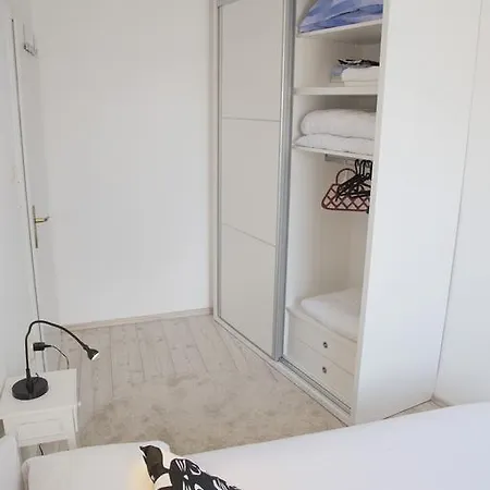 Apartment Pina *
