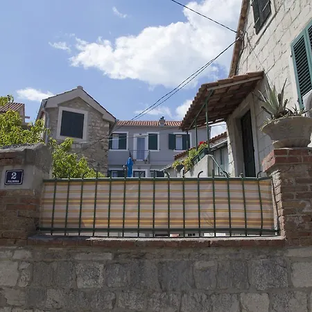 Apartment Pina