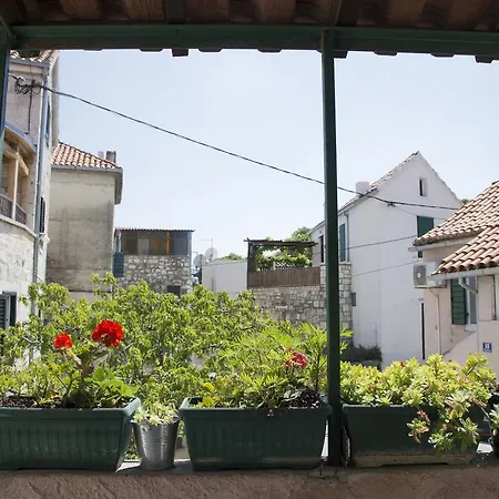 Pina Apartment